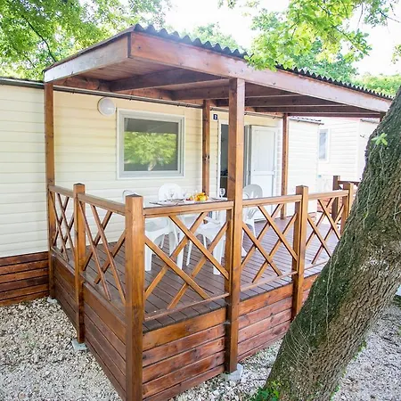 Istria Mobile Homes Zelena Laguna ホリデーパーク ヴルサル